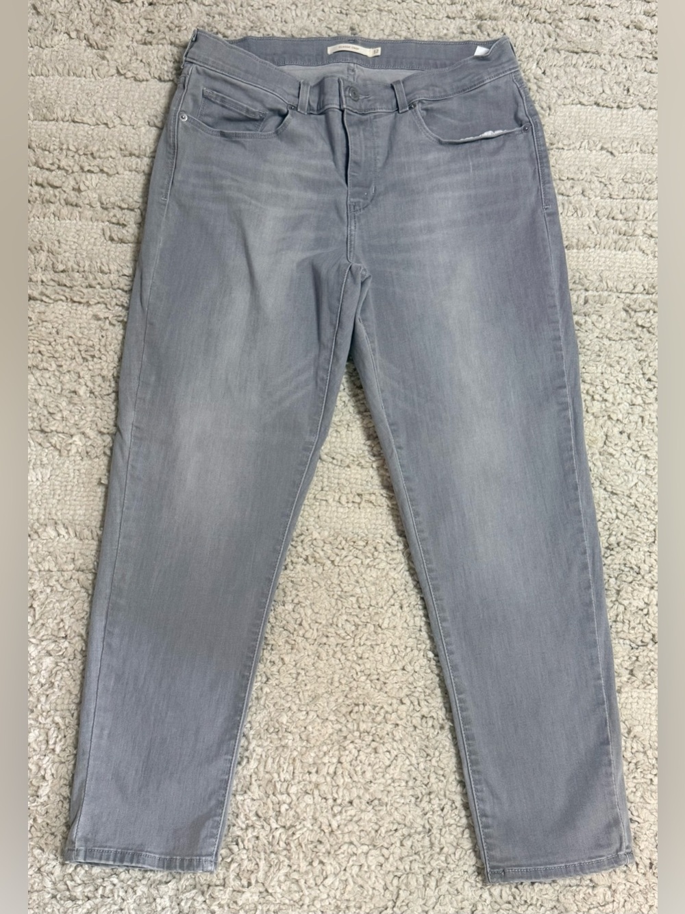 Women’s Levi’s hi rise skinny cropped jeans with stretch size 12